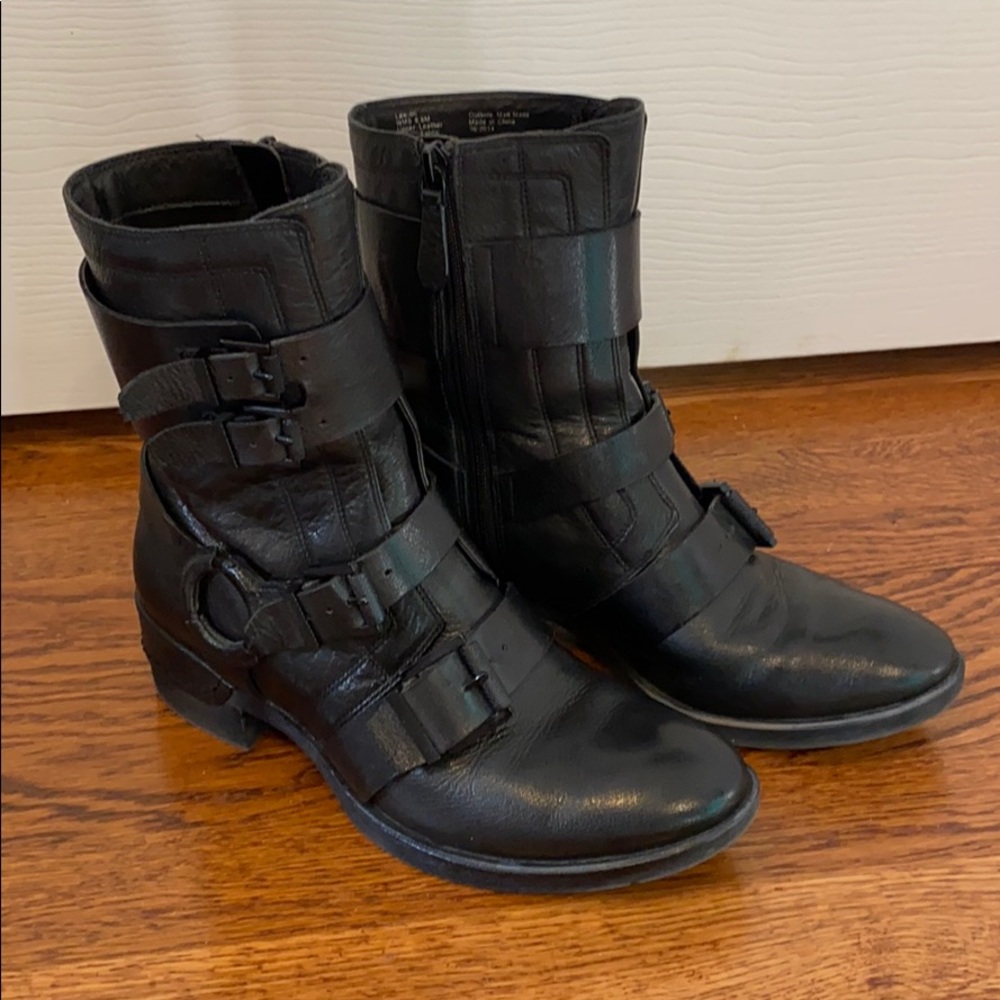 Kenneth Cole leather boots